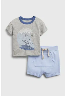 Set de tricou si pantaloni scurti cu imprimeu grafic