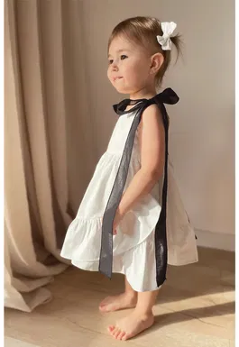 Rochie evazata din bumbac cu funde contrastante