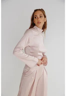 Set de pantaloni cu croiala ampla si blza crop cu aspect satinat