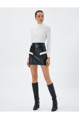 Koton Long-Sleeve T-shirt with Turtleneck Braid Pattern