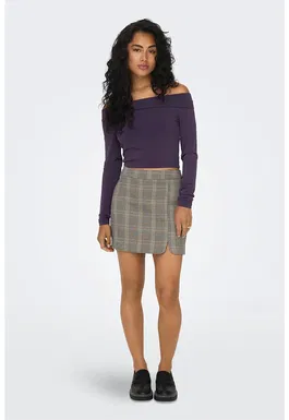 Bluza crop cu decolteu pe umeri