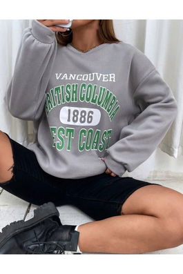K&H TWENTY-ONE Women's Painted Gray Vancouver 1886 Printed Crewneck Sweatshirt.