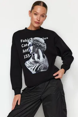 Trendyol Black Thick Fleece Inner Printed Regular/ Regular Knitted Sweatshirt