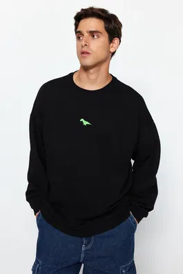 Trendyol Black Men's Oversize/Wide-Fit Crew Neck Fleece Dinosaur Embroidery Sweatshirt.